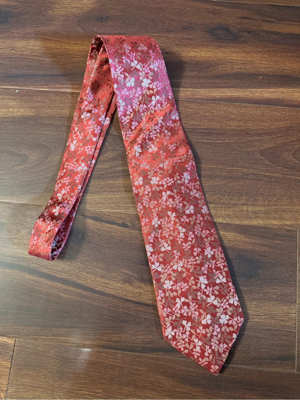 BARNEYS New York Vintage Rose-Red Floral Silk Tie - Picture 4 of 9